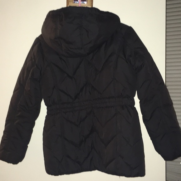 Barely worn black ski jacket - Picture 3 of 4